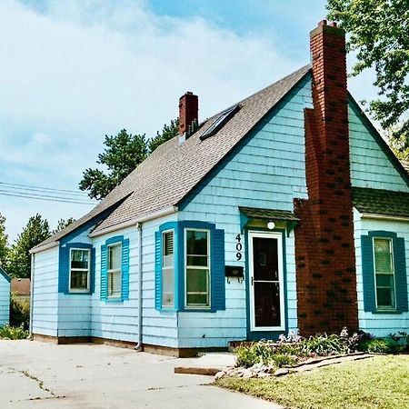 Bluebird Cottage, Walking Distance To Fairgrounds Хатчинсон Экстерьер фото
