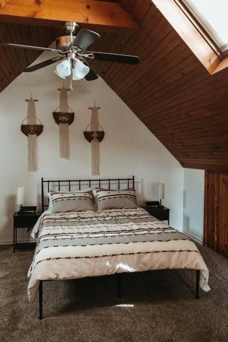 Bluebird Cottage, Walking Distance To Fairgrounds Хатчинсон Экстерьер фото